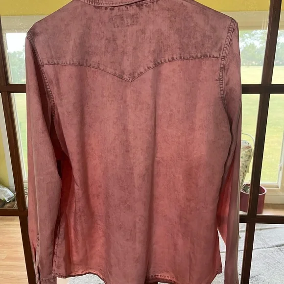 Kimes Ranch Women’s Faded Pink Casual Button Down Shirt - Picture 2 of 3
